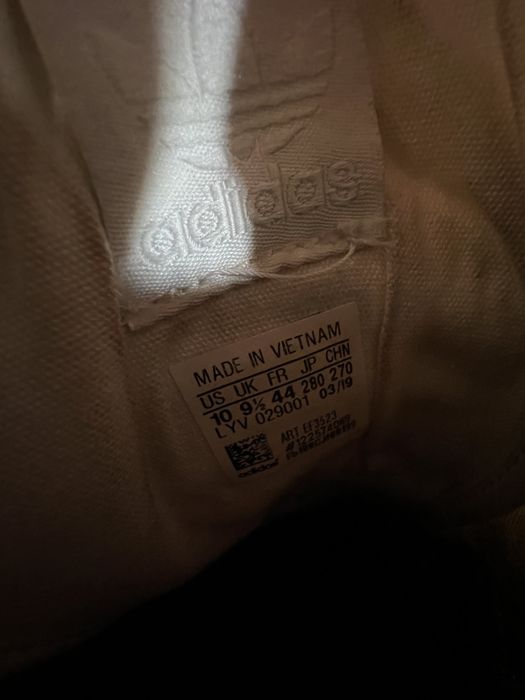 Кросівки Adidas Continental