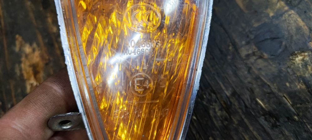 Продам повторювачі передні F1/F50