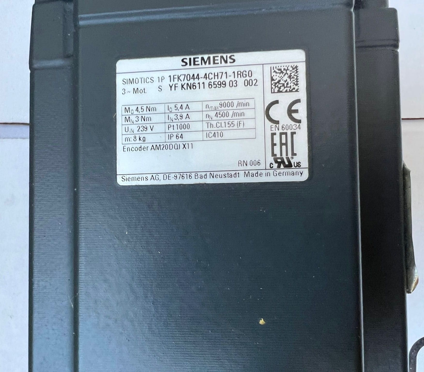 SIEMENS  simotics 1P 1fk7044-4ch71-1rgo