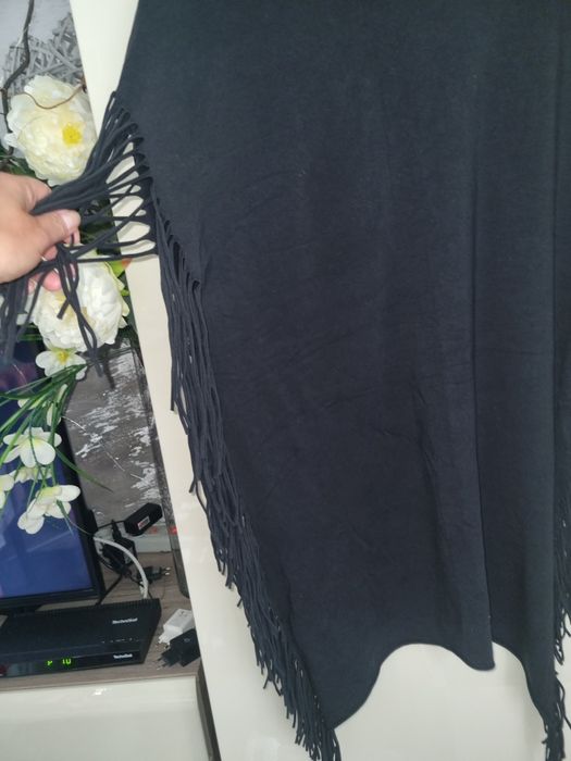 Bluzka, tunika  z frędzlami, boki dłuższe.