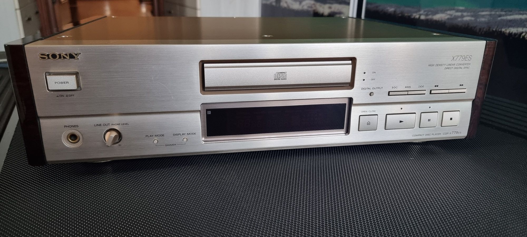 CD програвач Sony cdp x 779 es