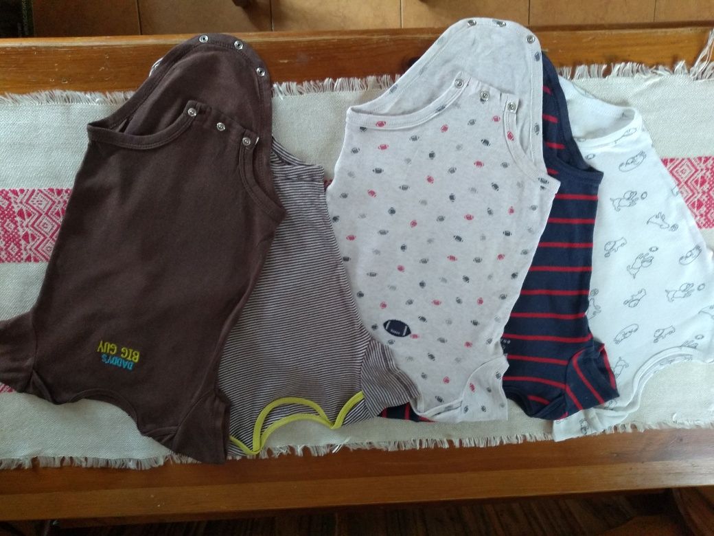 Śliczne body marki Carters - 12 miesięcy