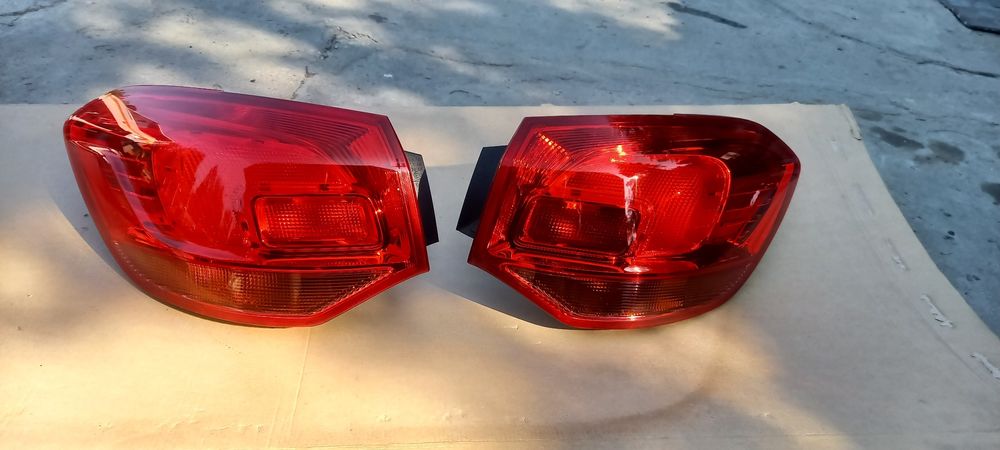 Lampy tył Opel Astra J Kombi
