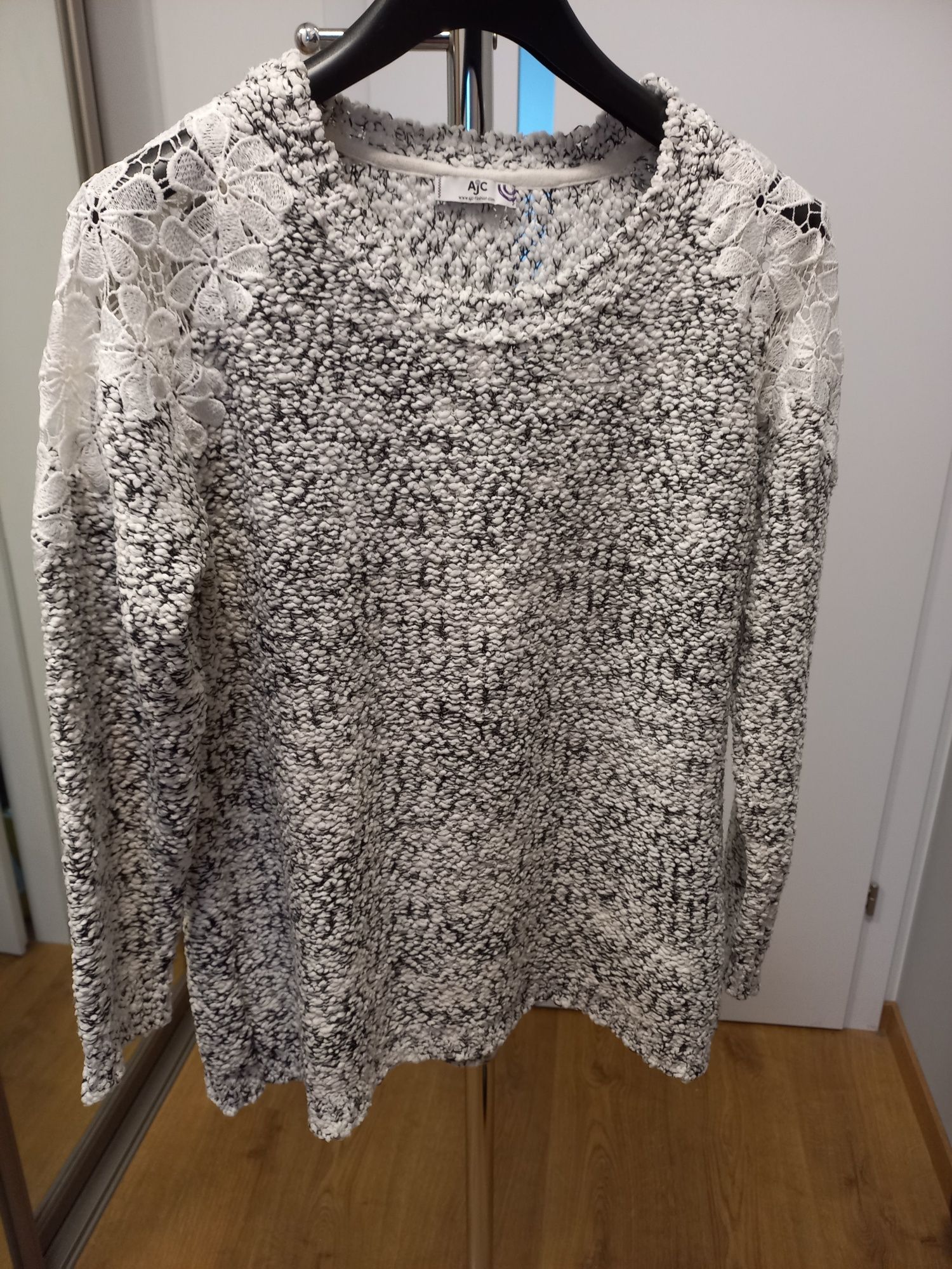 Sweter damski boucle 48