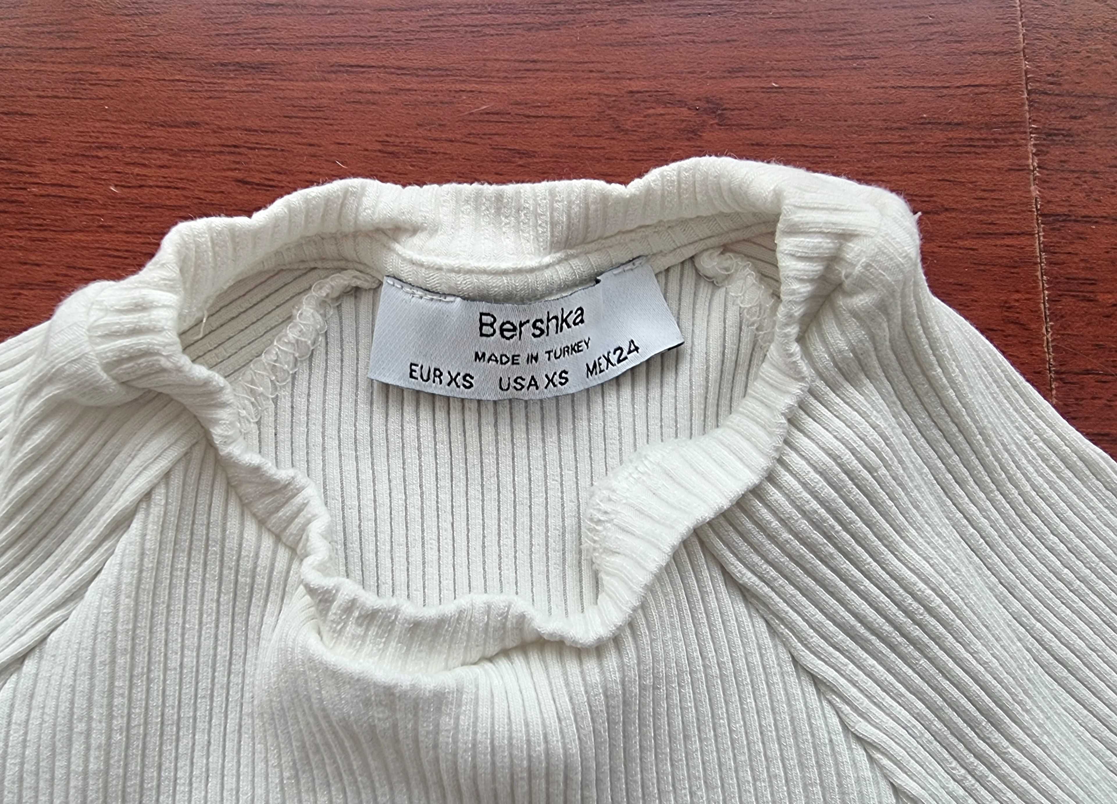 Camisola branca curta com detalhes estilo pérolas Bershka, tamanho XS