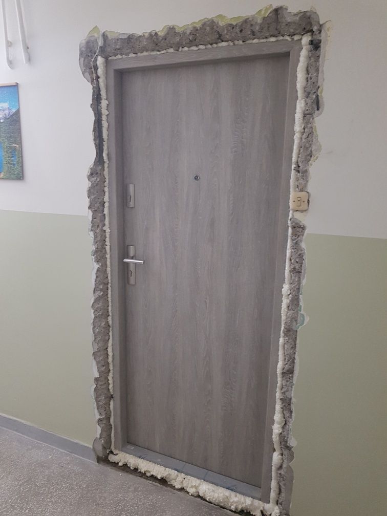Profesjonalny montaż drzwi tanio solidnie Wrocław .