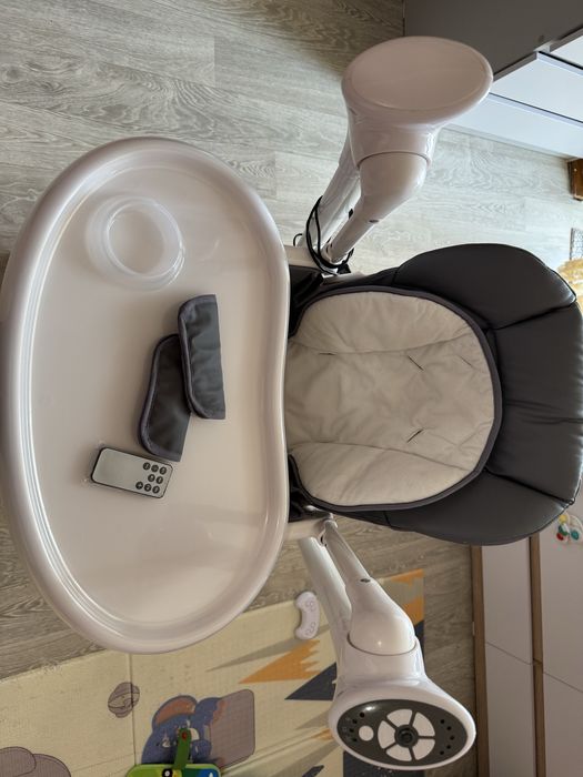 Продам стульчик качели CARRELLO Triumph CRL-10302