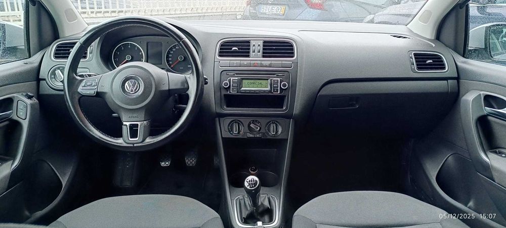 VW POLO 1.2i ConfortLine Nacional
