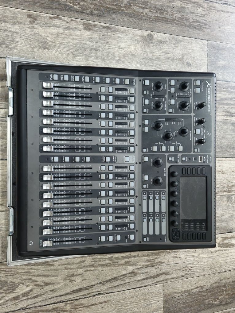 Mikser cyfrowy Behringer X32 Producer