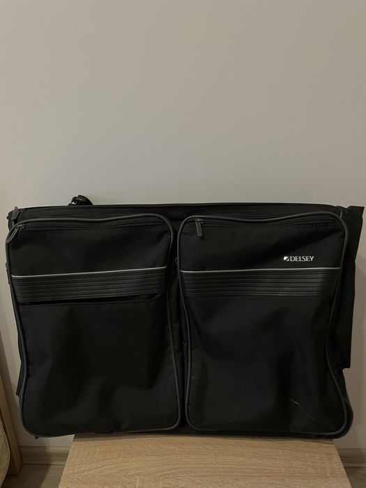 Сумка для костюма Delsey