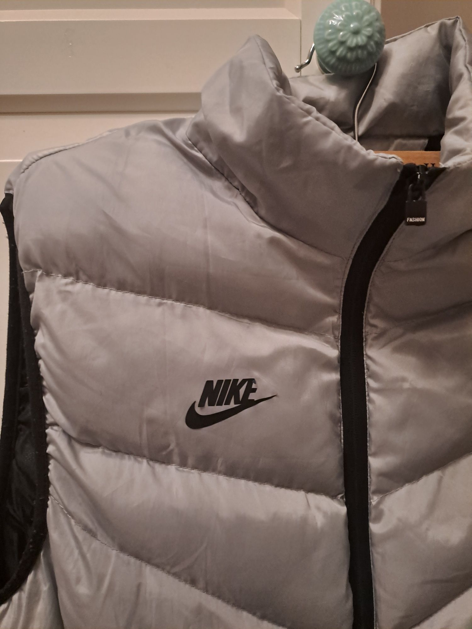 Kamizelka nike srebrna
