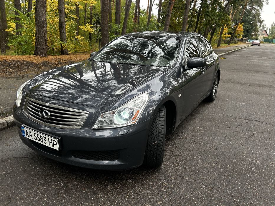 Продам своє авто Infiniti G35