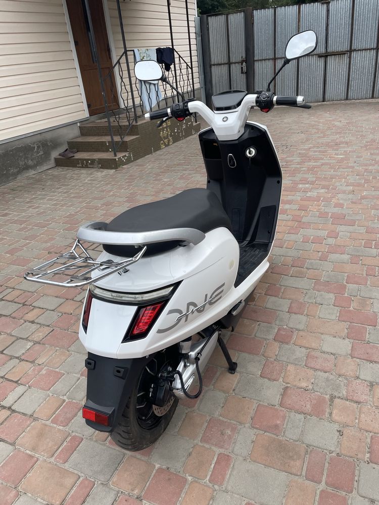 Продам мопед електроскутер Aima m3