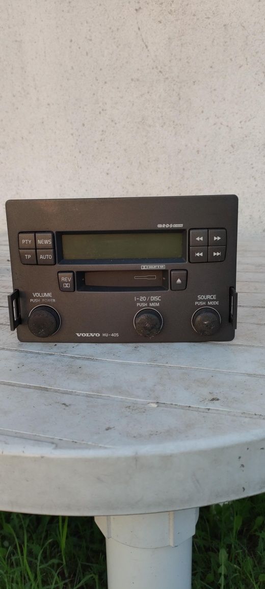 Radio Volvo S40.