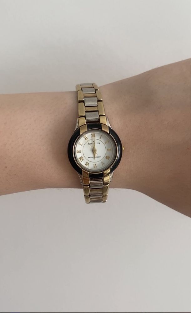 Годинник Anne Klein зі змінними безелями
