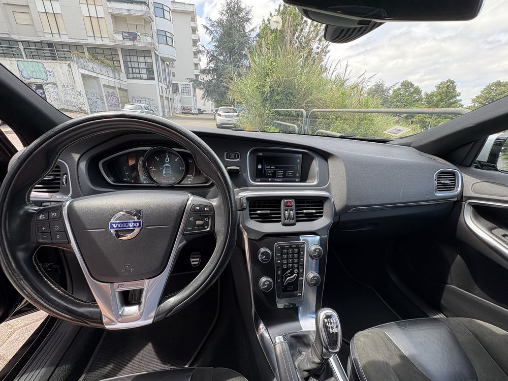Volvo V40 D2 R-Design