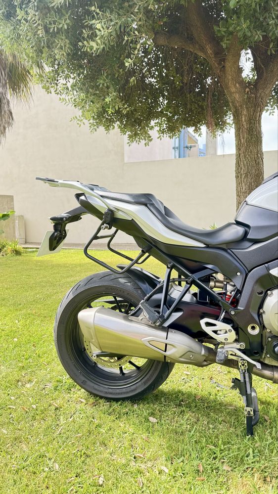 Bmw s1000 XR com malas