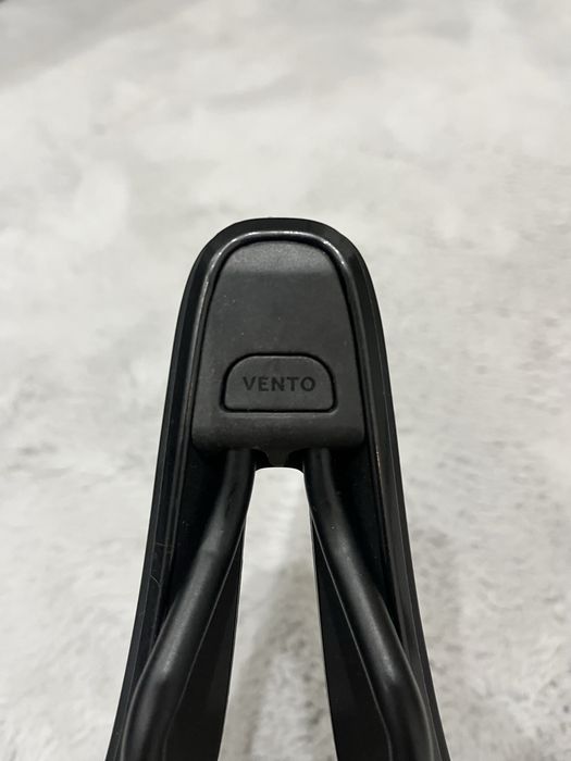 Siodło siodełko rowerowe Fizik Argo Vento 150