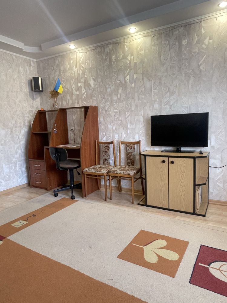 Трьохкімнатна , Відродження, 67м2