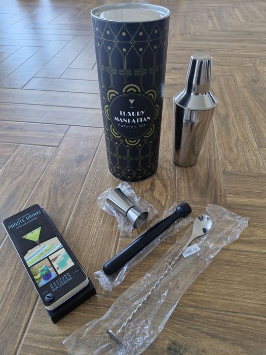 Shaker  Luxury Manhattan Coctail set includes