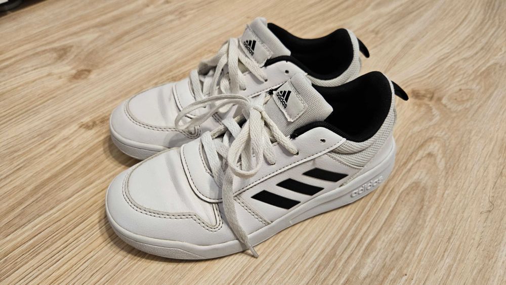 Buty adidas chłopięce 34 białe