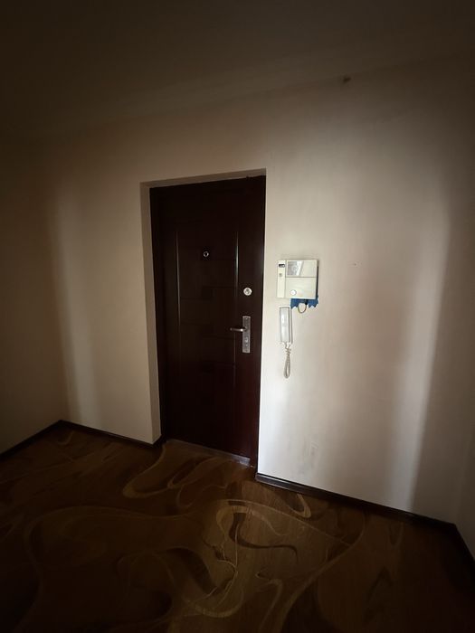 Продаж гарненької  квартири на Митниці