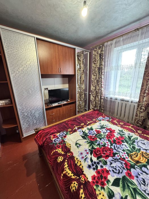 Будинок з новим ремонтом і технікою, великою ділянкою в м.Кременець Те