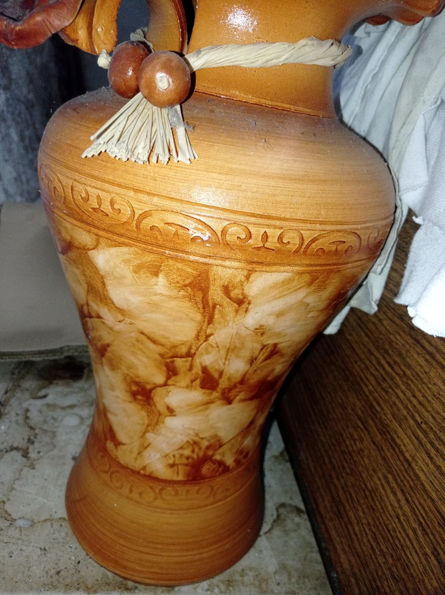 Jarrões novos e flores decorativas restos de loja