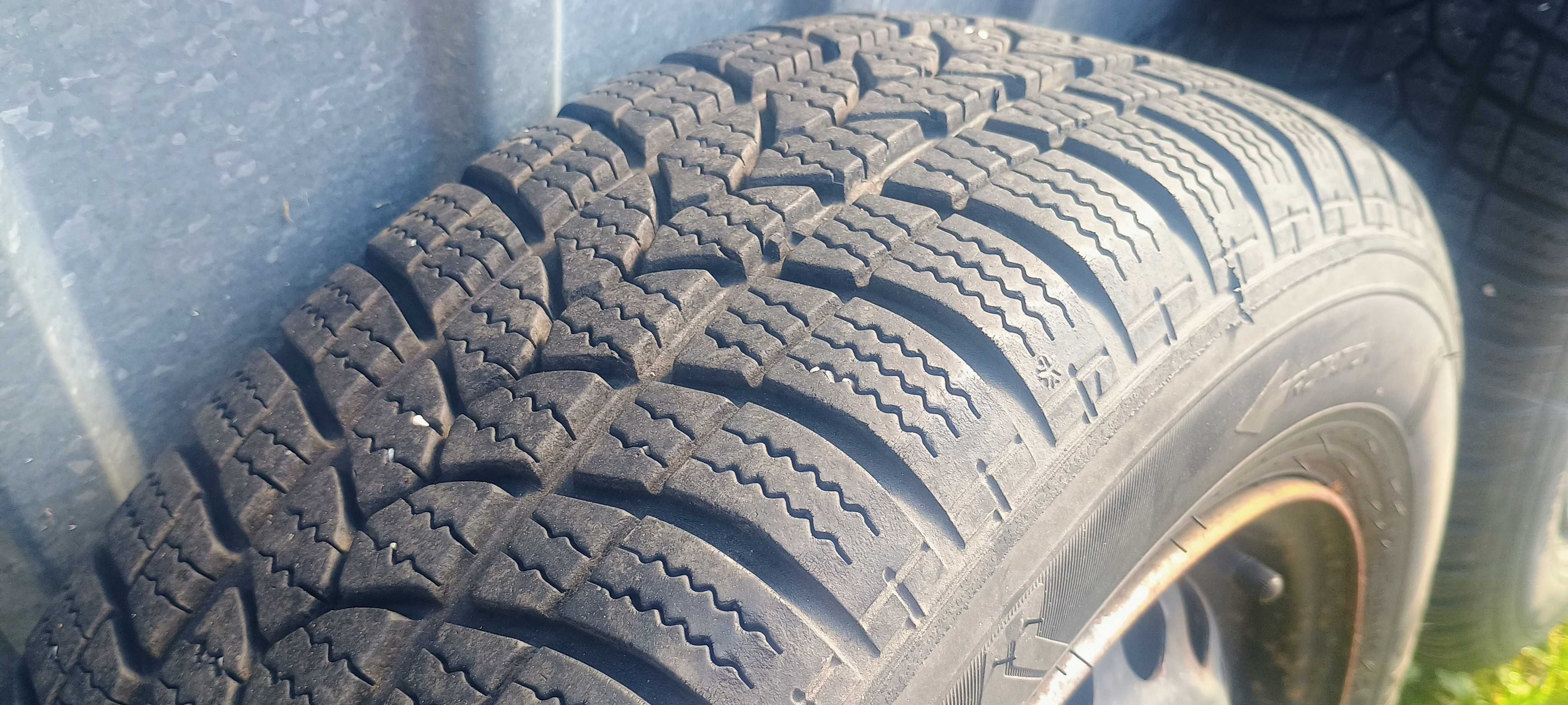 4x Opony Zimowe z Felgami 175/70R14 Dębica Frigo 2 i Kormoran