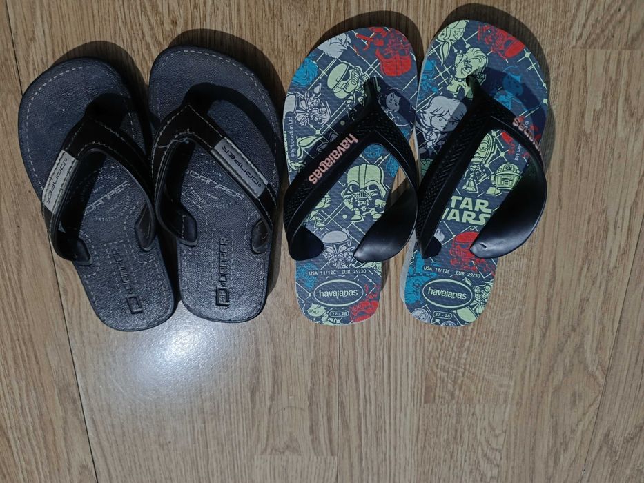 Vendo chinelos para criança