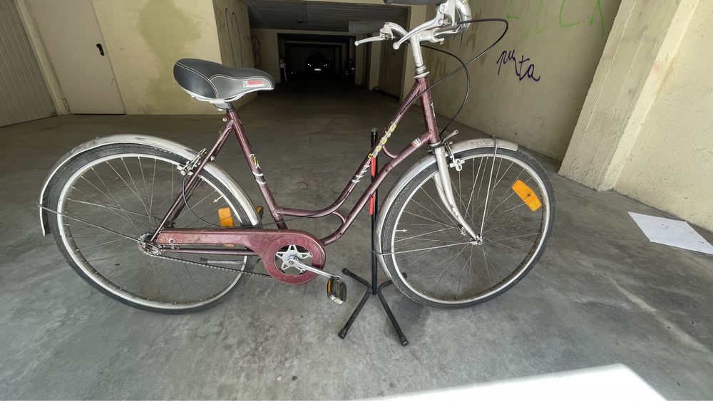 Bicicleta com 70 anos +-