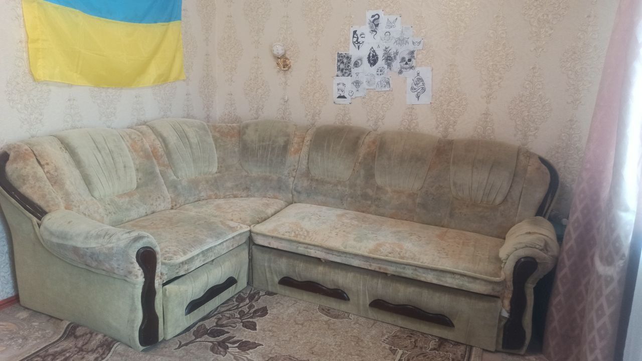 Продам диван угловий
