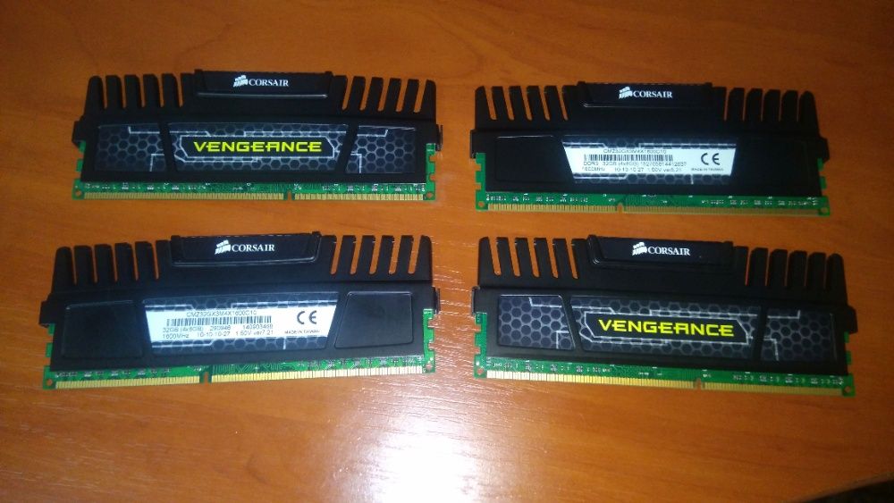 оперативна пам'ять Corsair DDR3 8Gb