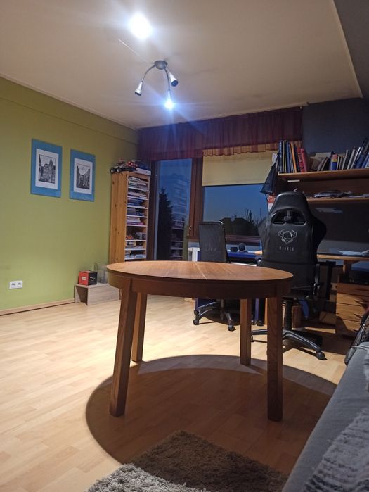 Okrągły stół rozkładany