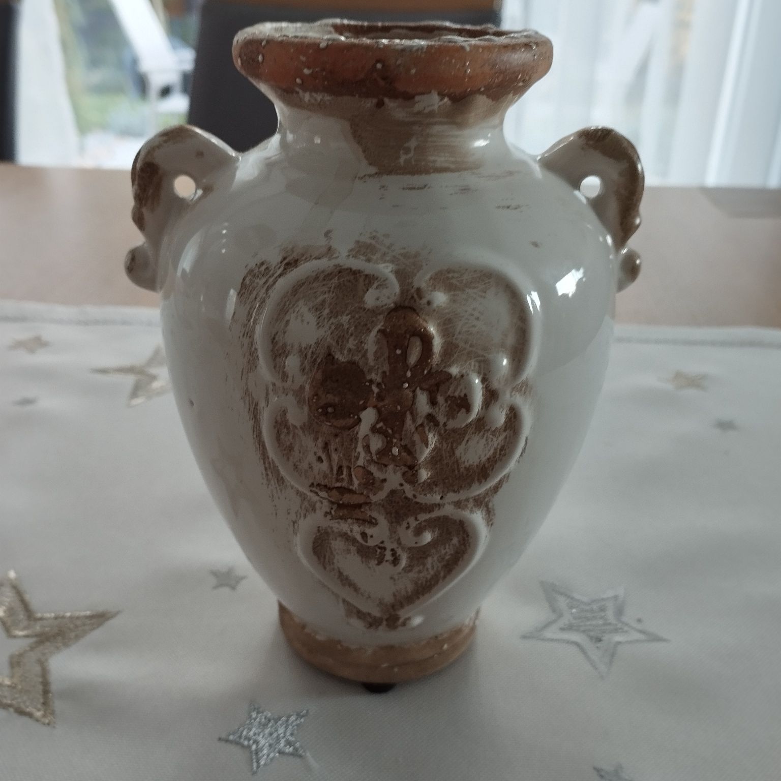 Rustykalny biały ceramiczny wazon francuski wiejski styl vintage