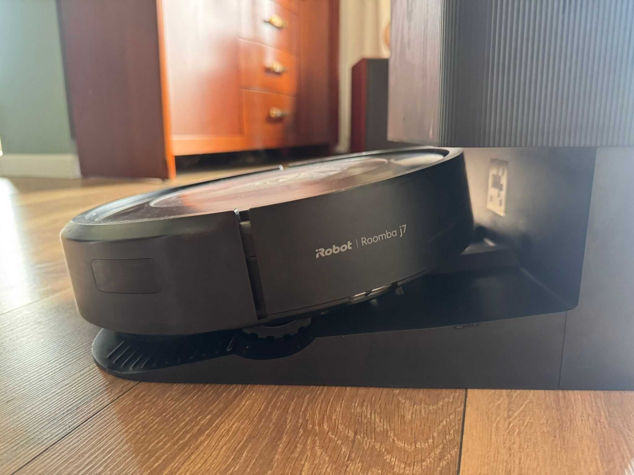 iRobot Roomba j7+