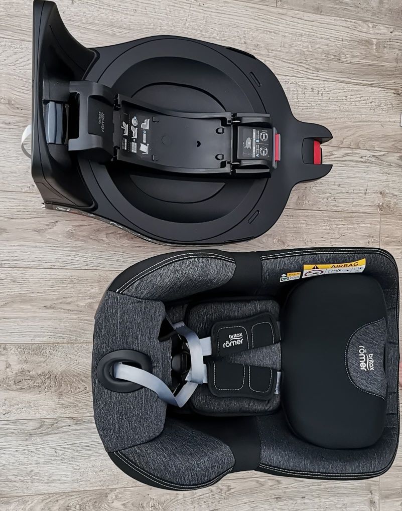 Britax Romer DualFix 5z z podstawa Stan IDEALNY!