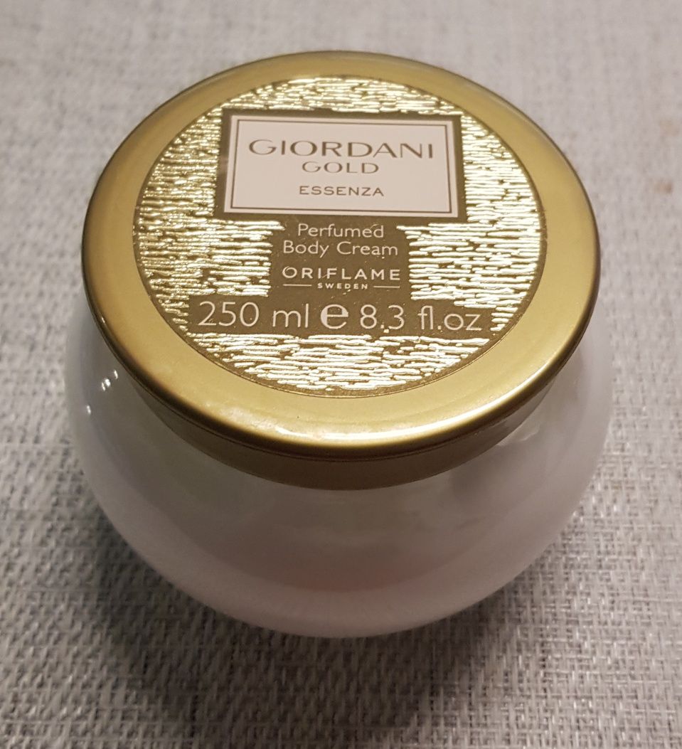 Giordani Gold Essenza Oriflame perfumowany krem do ciała