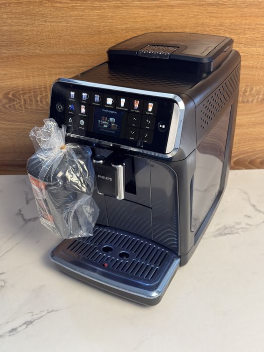 Кавомашина Philips 5500 series LatteGo з Гарантією !!!