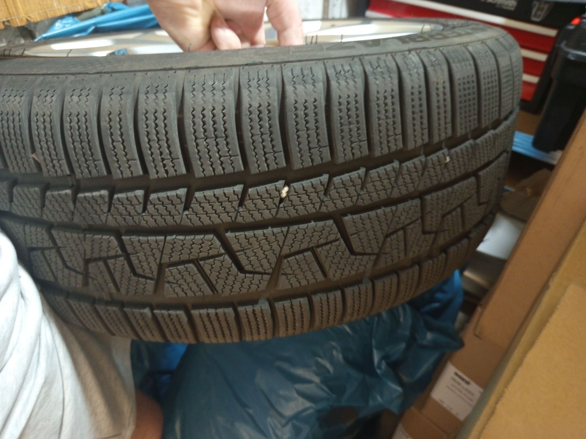 Alufelgi r18 wraz z oponami zimowymi
