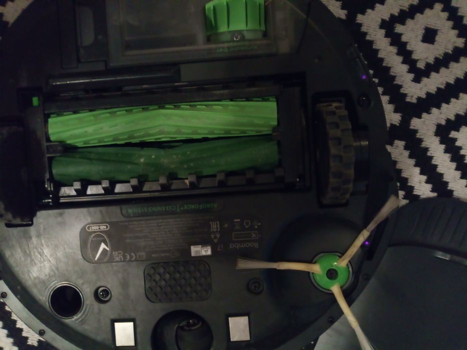 iRobot Roomba i7 z Clean Base – odkurzacz robot automatyczny

Opis:
Sp