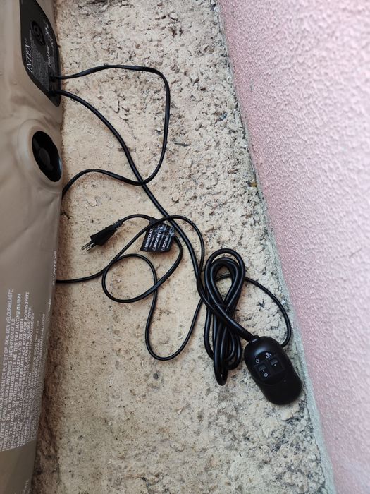 Colchão insuflável elétrico de casal da Intex