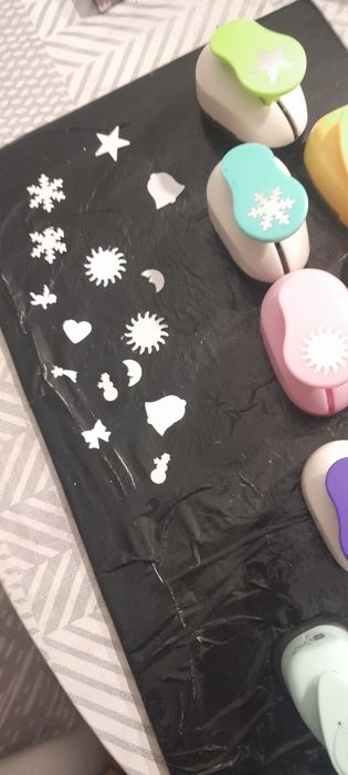 Sprzedam dziurkacze świąteczne