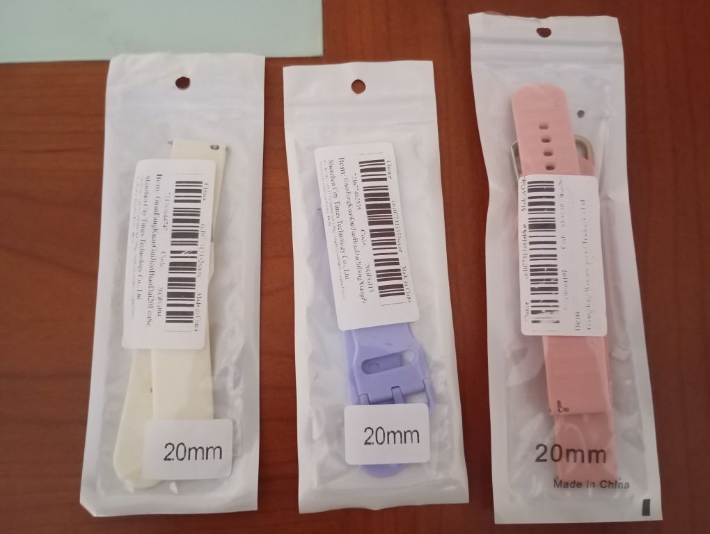 Várias braceletes para relógios