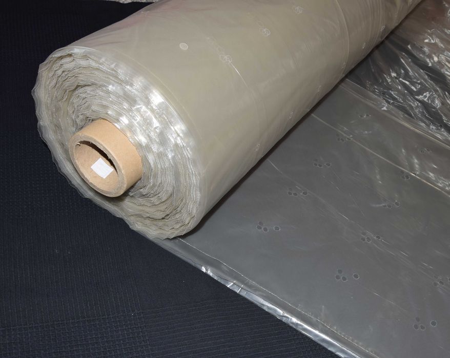 Folia perforowana na truskawki ziemniaki