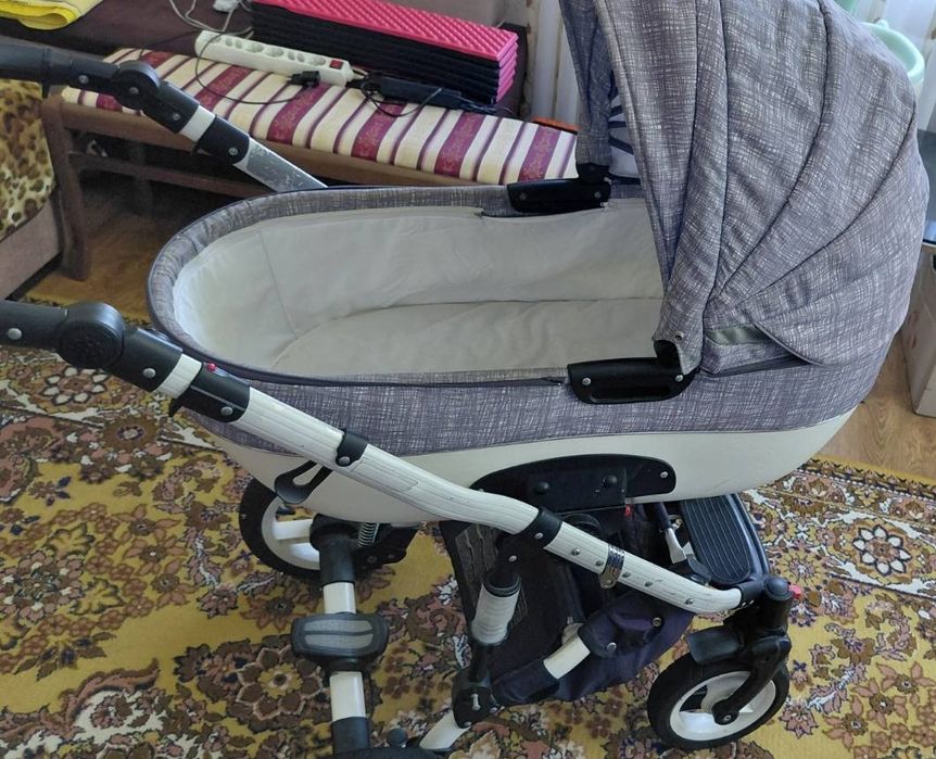 Зручна та комфортна дитяча коляска 2 в 1