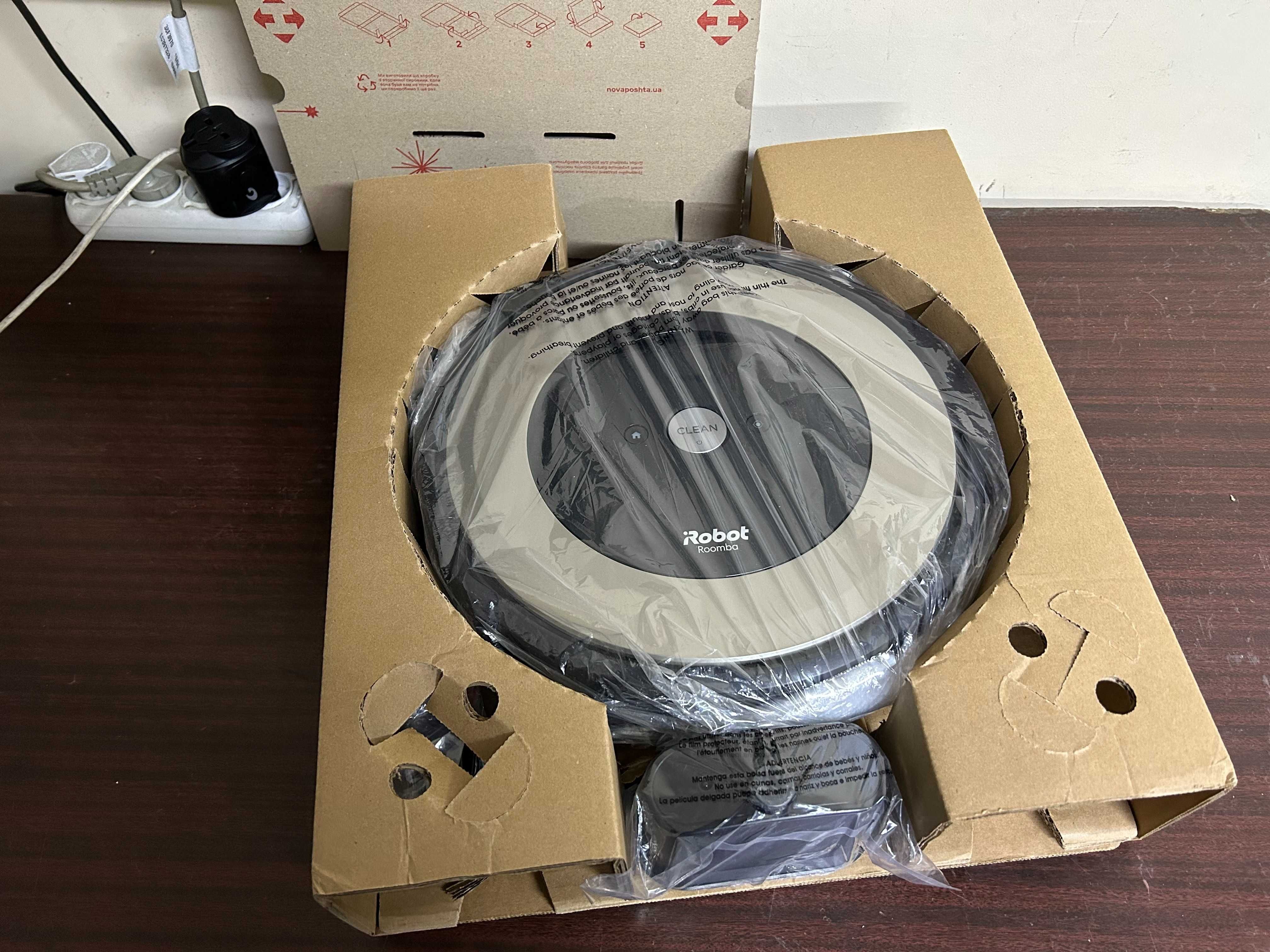 Робот пылесос iRobot Roomba E6