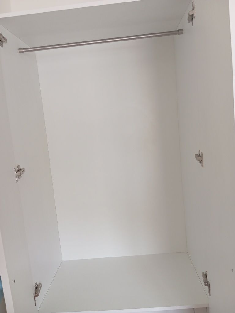 Roupeiro e comoda  branco