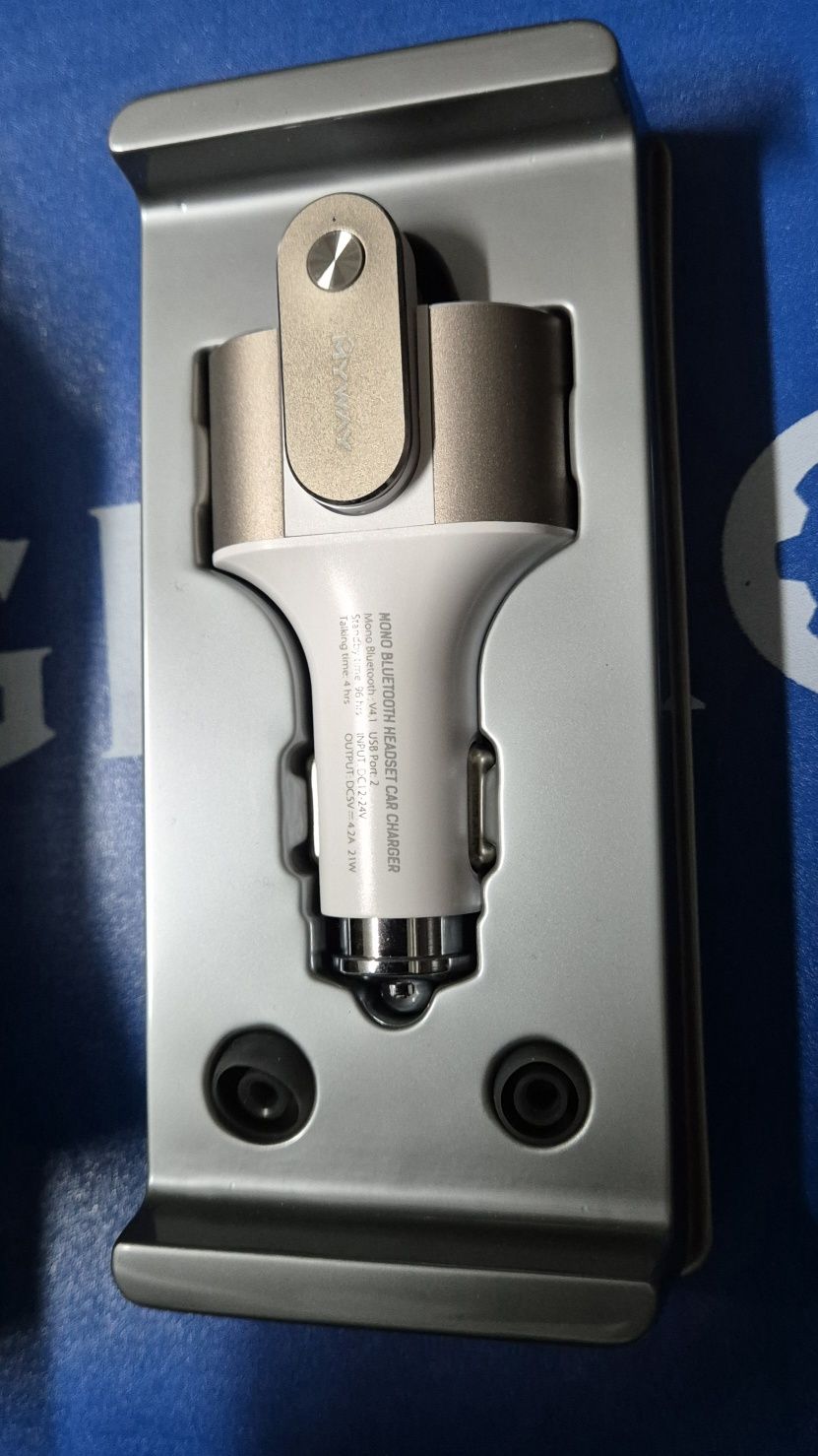Ładowarka 12V 24V 4.2A + słuchawka Bluetooth