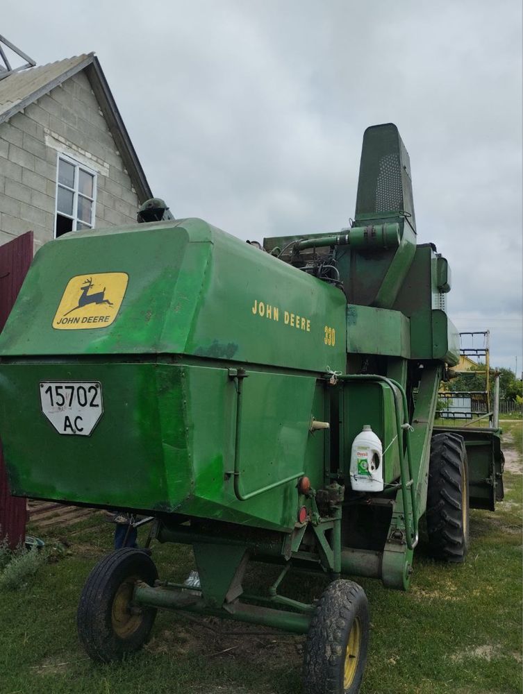 Комбайн John Deere 330